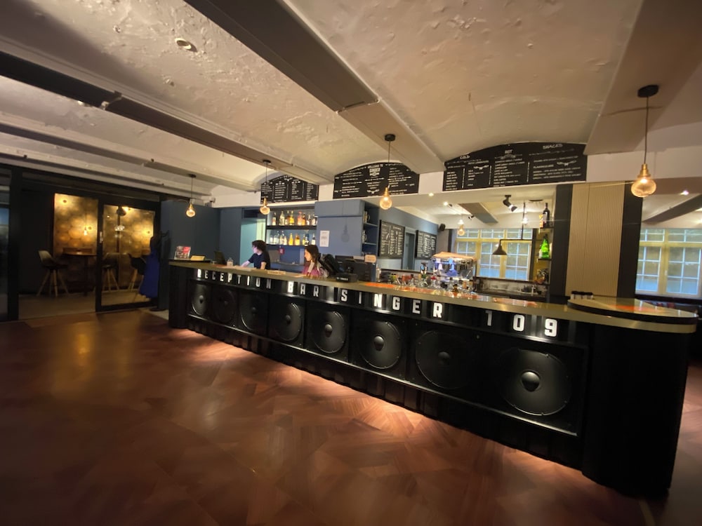 Singer109 Hostel