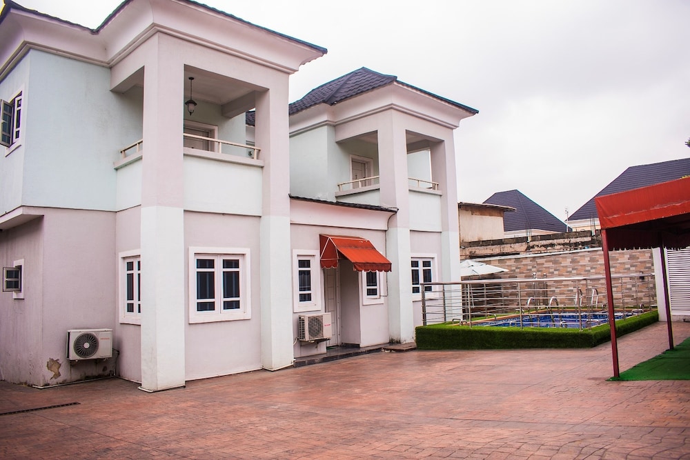 Aeroville Apartments