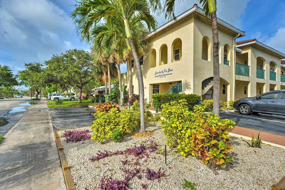 Ft Lauderdale Area Condo - Walk to Beach & Shops! view 4