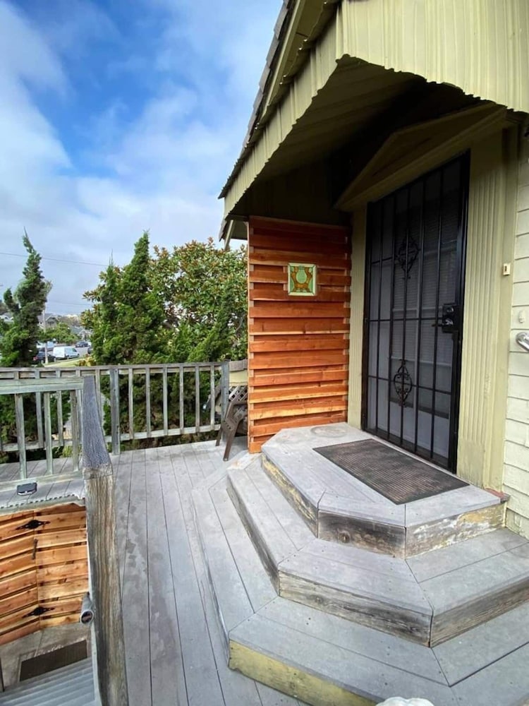 Peterson Retreat In The Heart Of San Diego 1 Bedroom Apts by RedAwning view 5