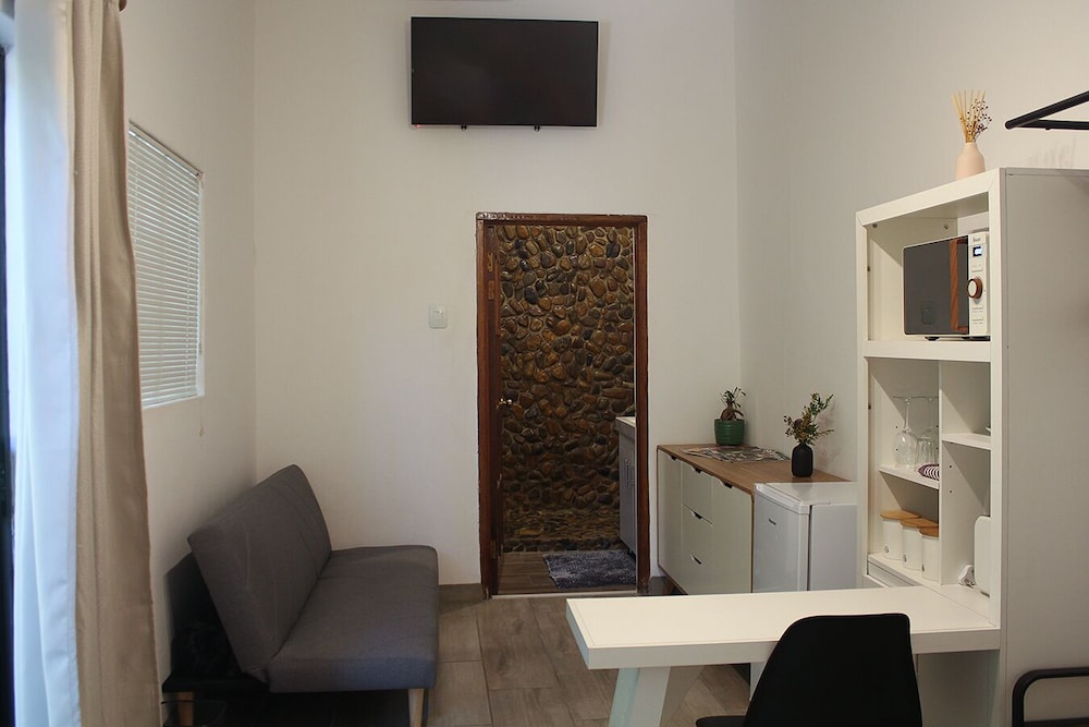 Bezalel Estate Country House view 4
