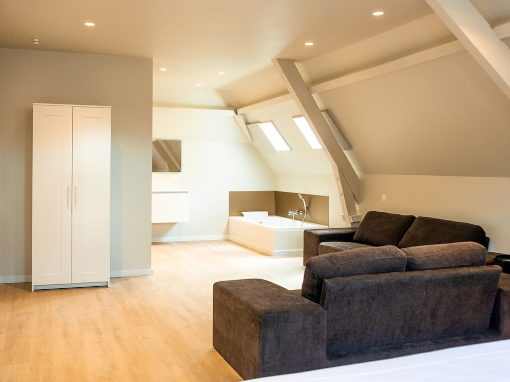 Holiday Home in Moorslede With Pool and Jacuzzi view 3