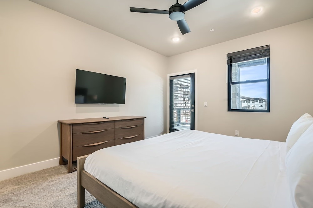 Flying Moose At Helling Circle 101 3 Bedroom Condo