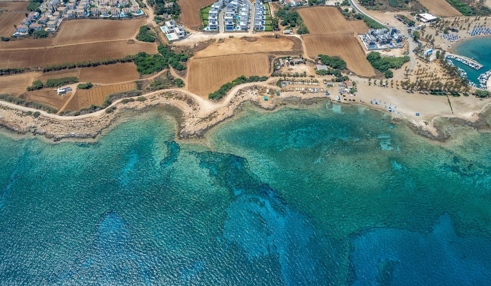 By The Beach - Sunstone Seaview Villa