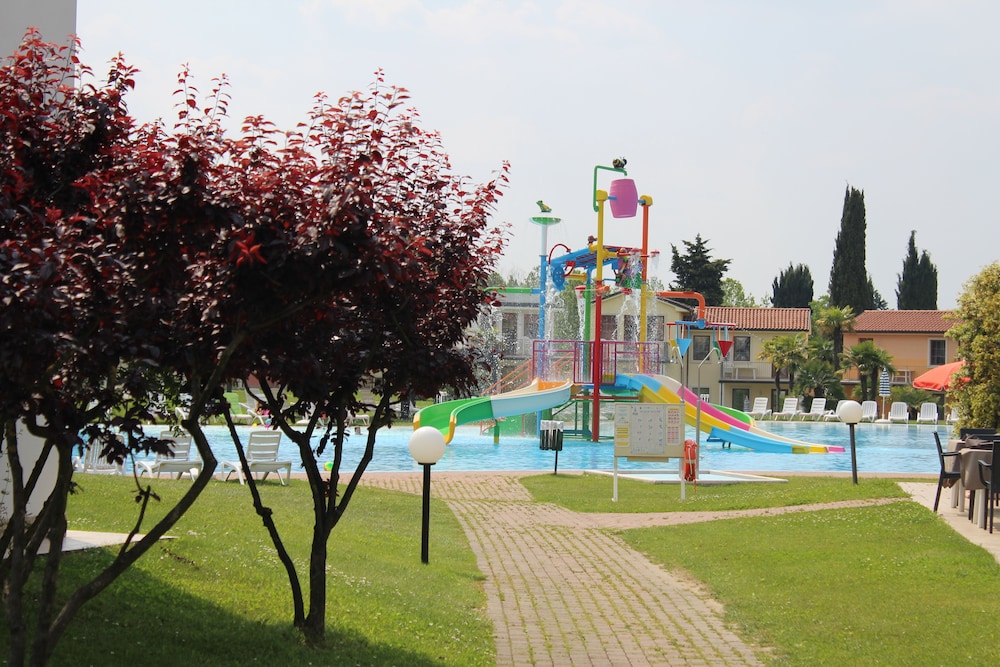 Gasparina Village