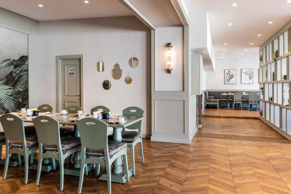 Genova Hotel - Image 20