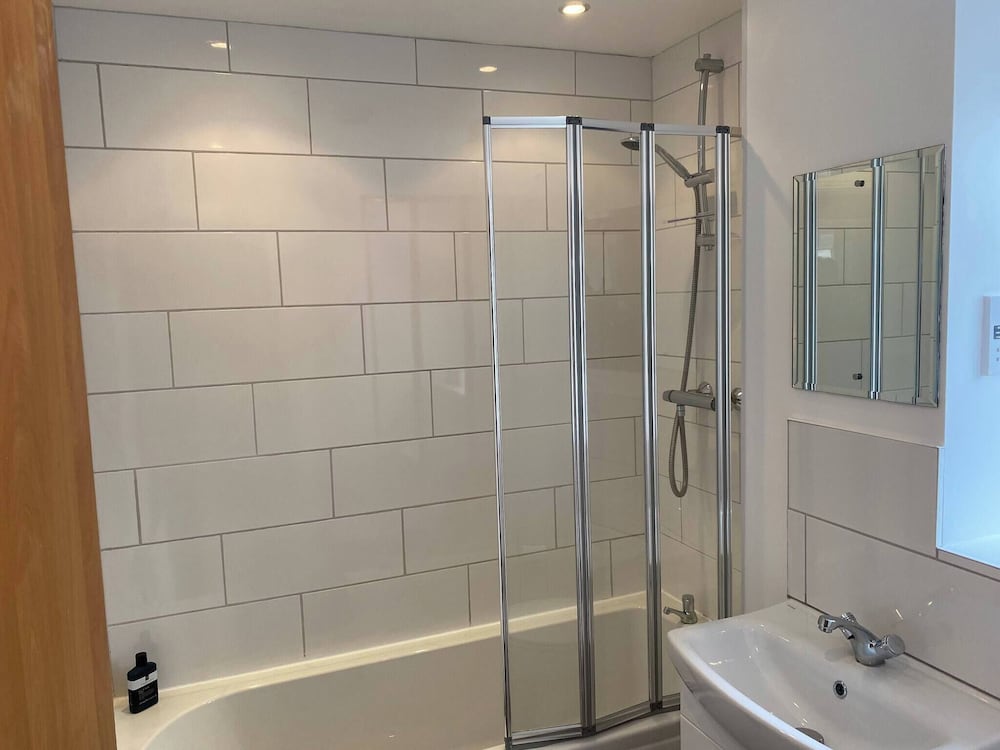 Charming 3-bedroom Norwich Retreat With Garden & Private Parking