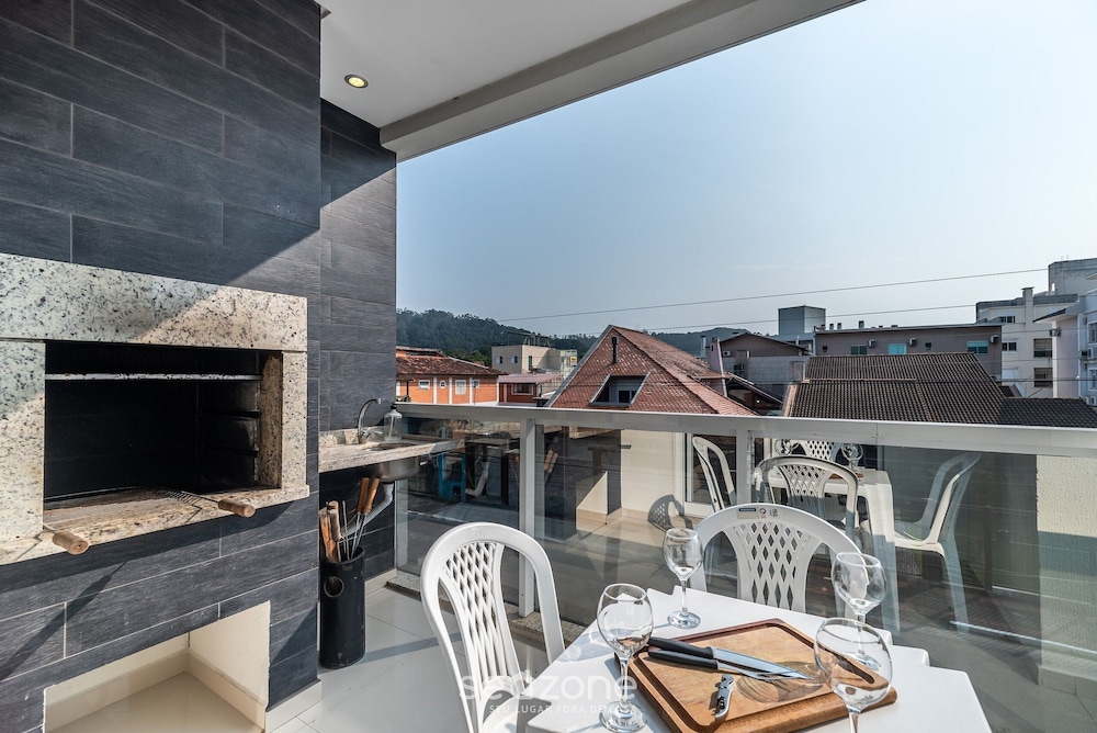 Apt With Barbecue in Canasvieiras Cse0102