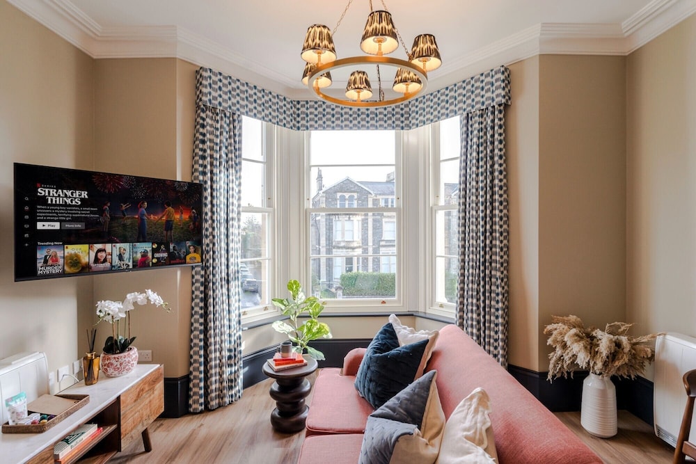 Your Apartment - Pembroke House