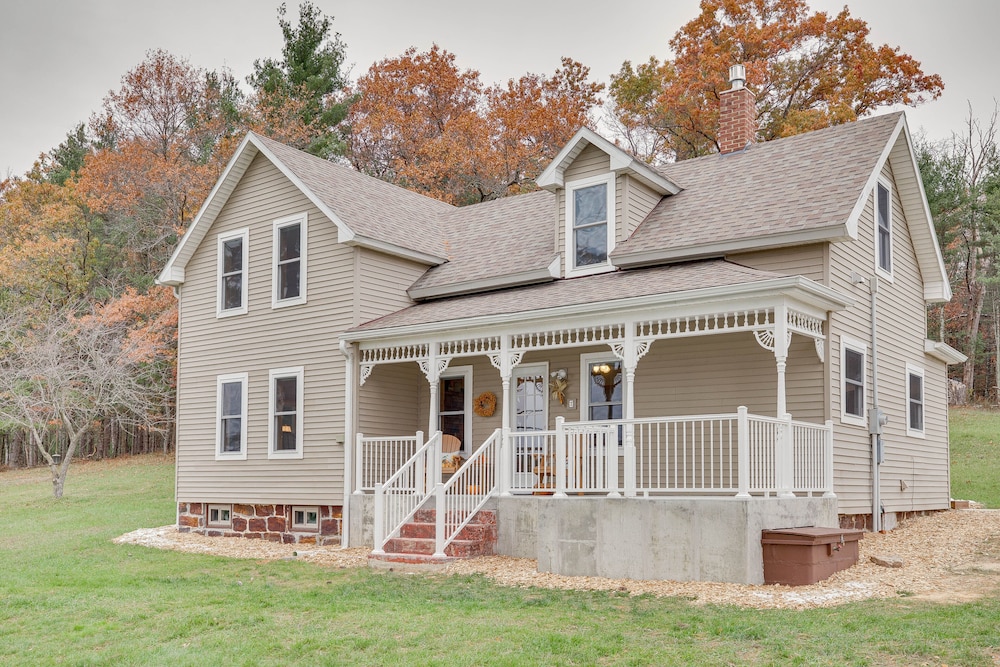 Lovely Rural Hixton Farmhouse w/ Porch & Fire Pit! view 4