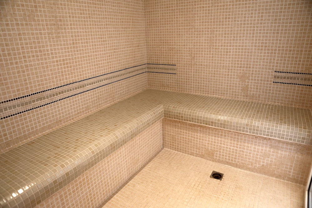 Orange Vacations - Justin de Provence - Property Image 40