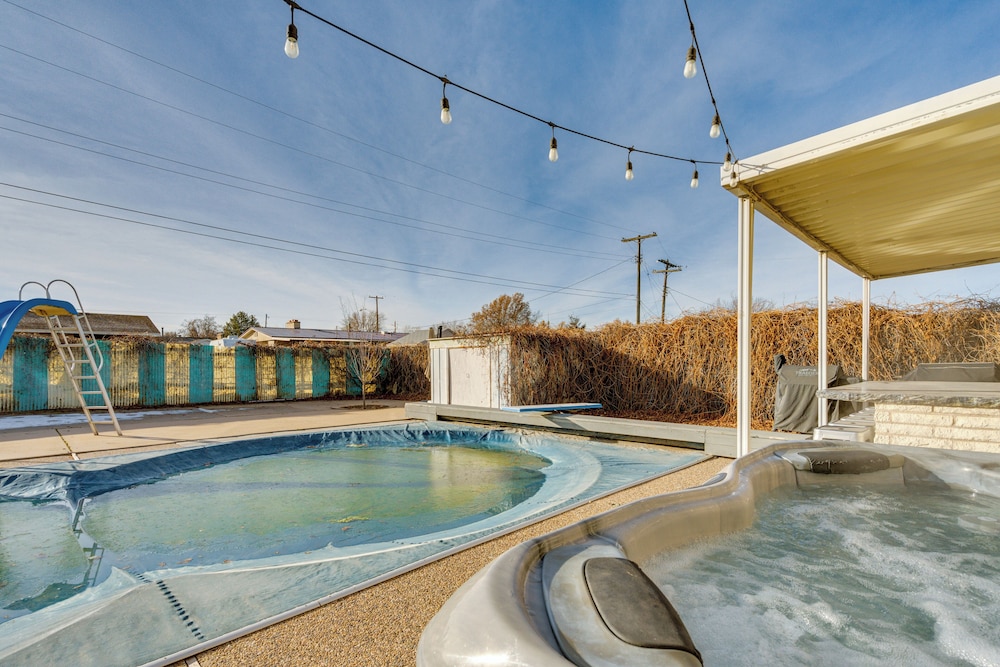 4 Mi to Downtown Ogden: Home w/ Pool Access!