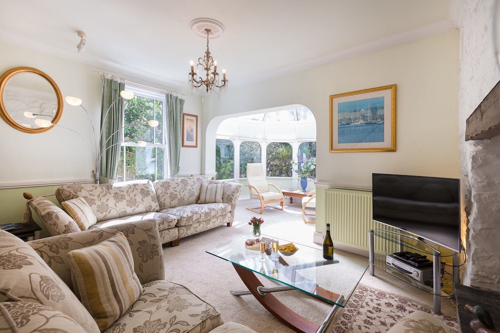 Glenside House