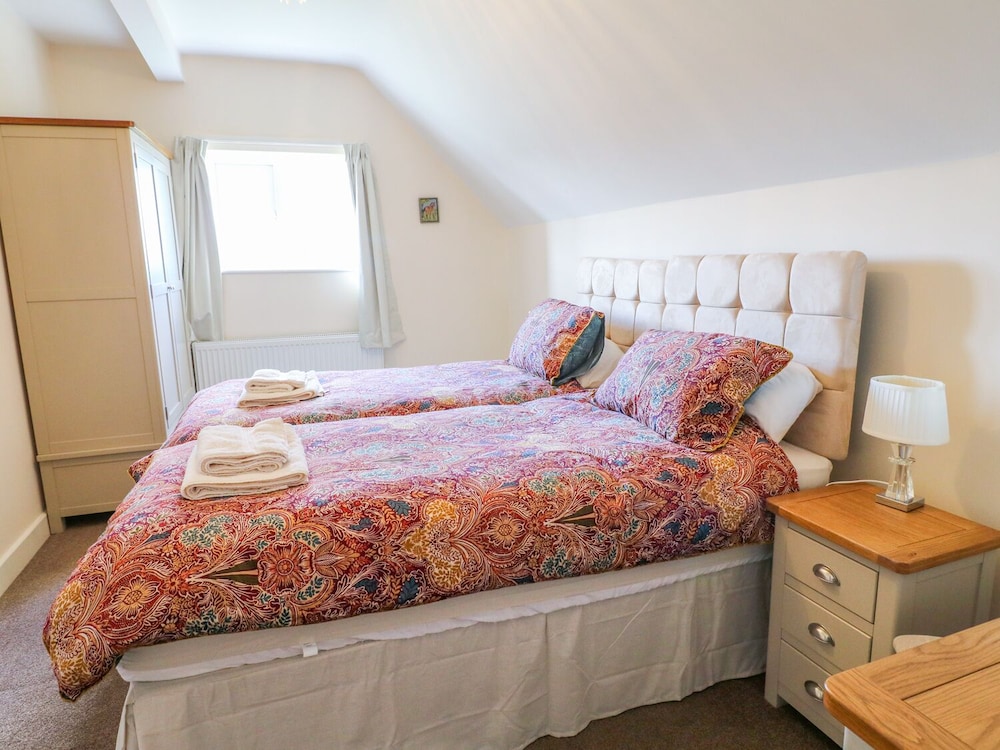 Ardsley Cottage - Longford Hall Farm Holiday Cottages