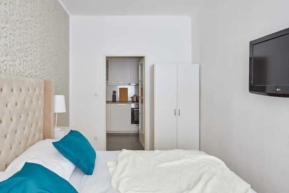 Helen Homestay Flora