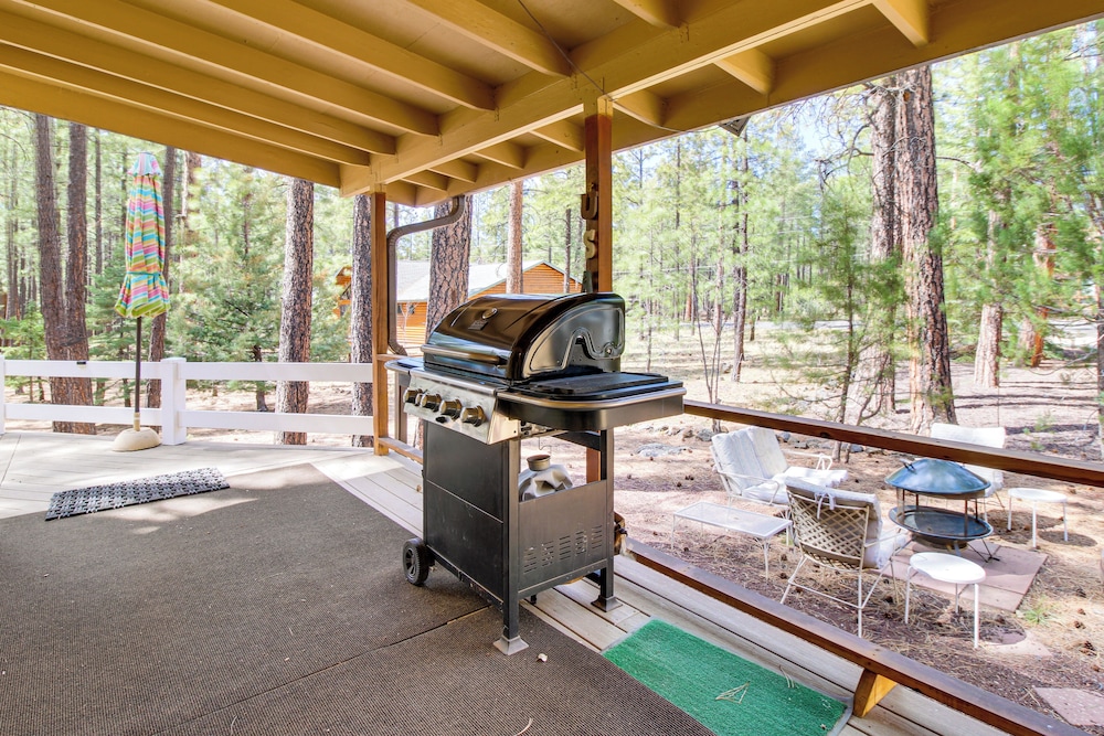 Game Room + Fireplace! Family Retreat in Pinetop