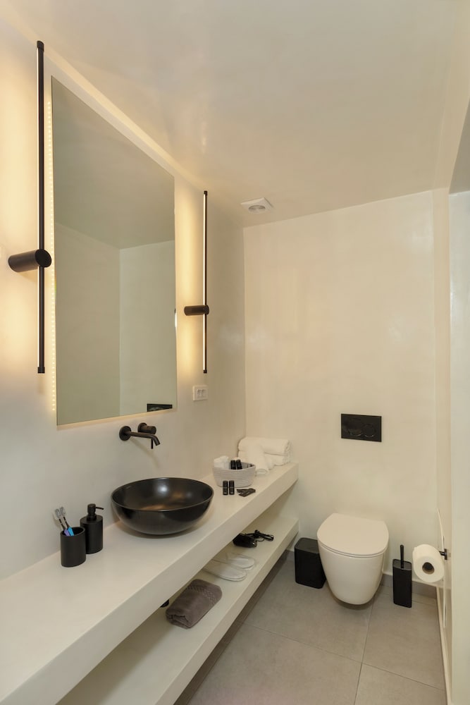 LInea Luxury Suites
