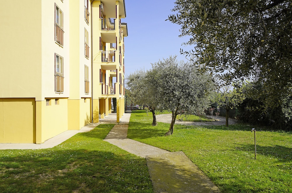 Sunshine Apartment by Wonderful Italy