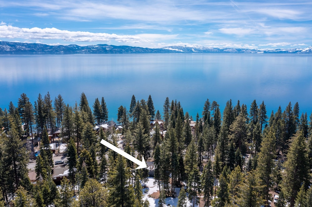 Bright & Modern Cabin Luxury Home in Carnelian Bay! view 5