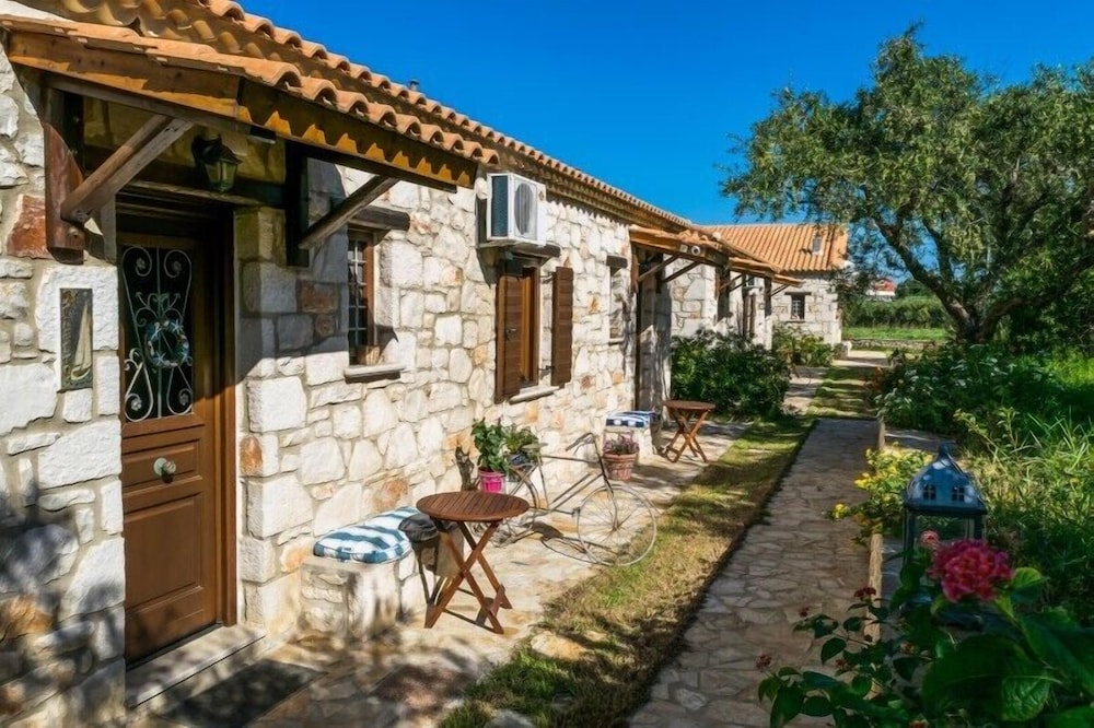 Kavos Psarou Villas