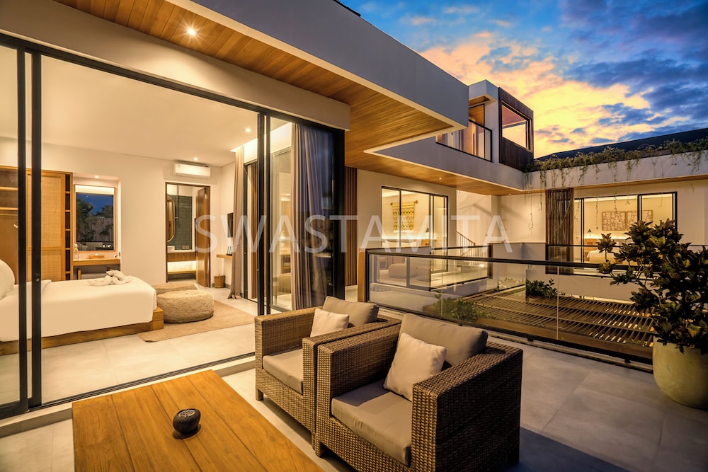 Luxury 5BR Villa, 200m to Brawah's Beach Bliss