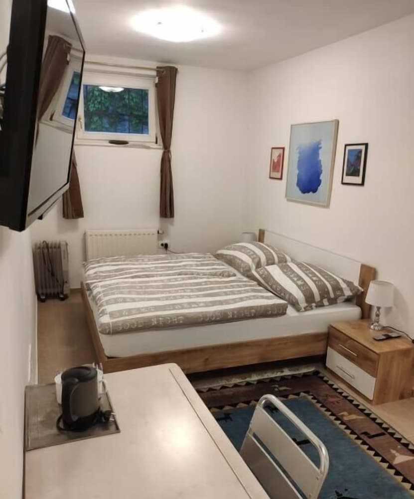 Budget room Hotel Vila Katrca view 4