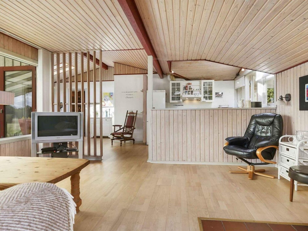 5 Star Holiday Home in Jerup