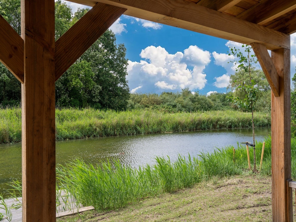 Waterside Retreat Sauna, Garden and Fishing Jetty view 5