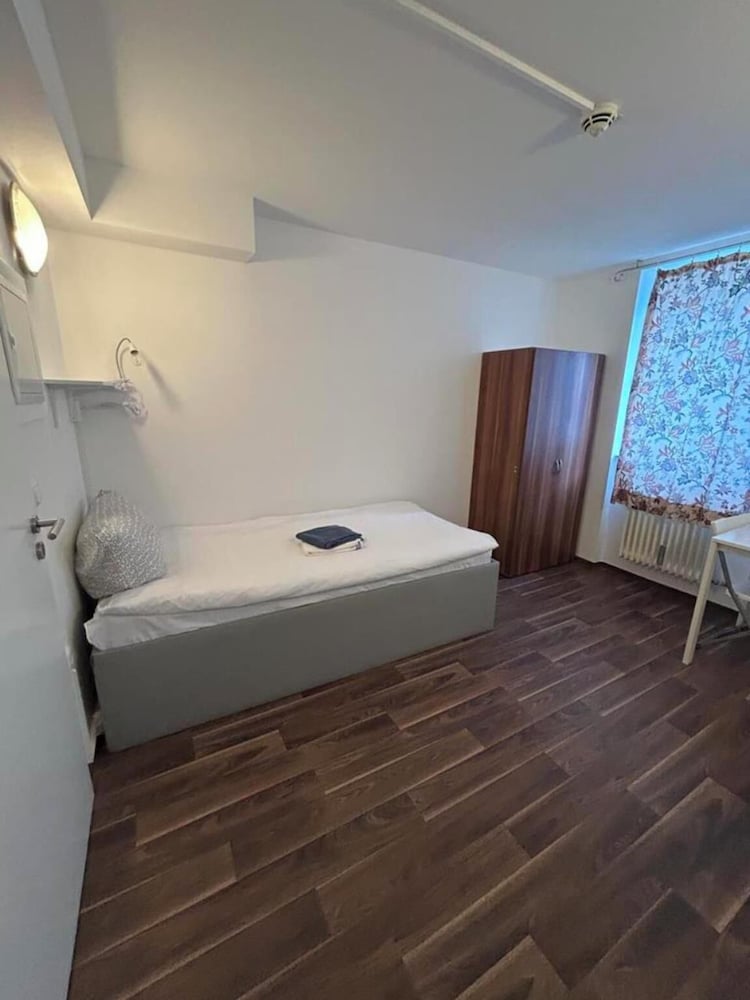 2-Rent Group Hostel Apartments SEN14