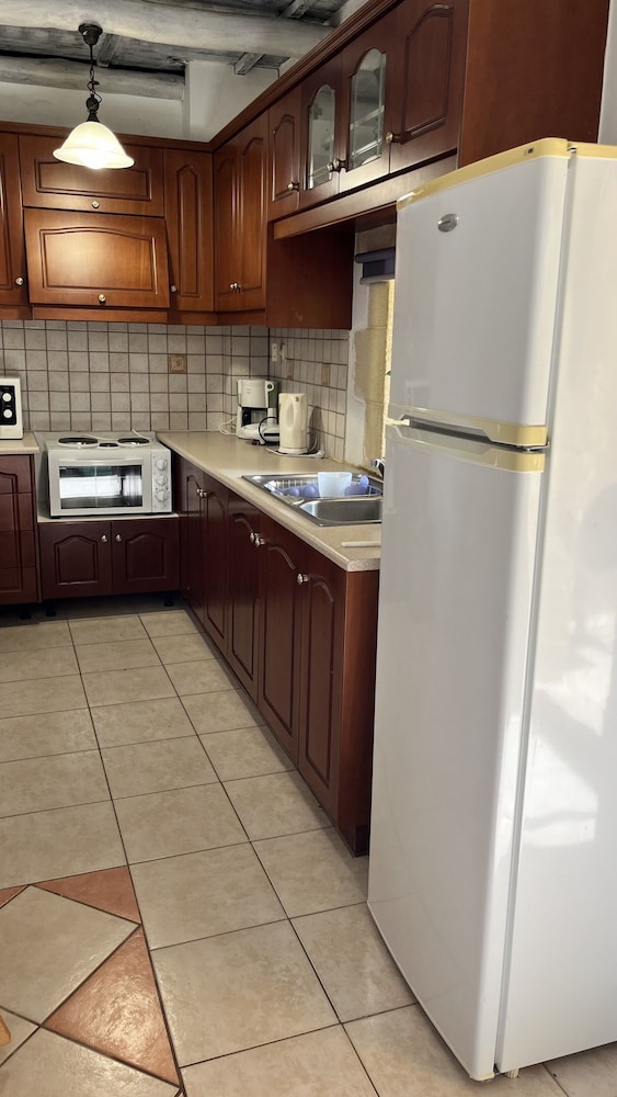 Skandalis Traditional Suites