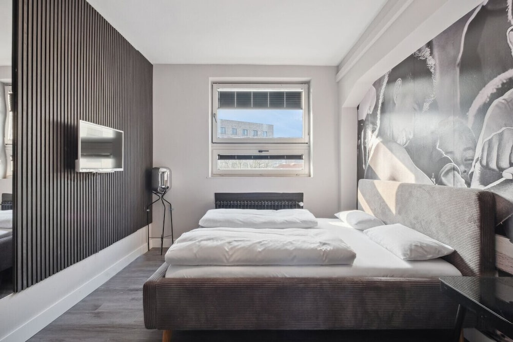 The Room 44