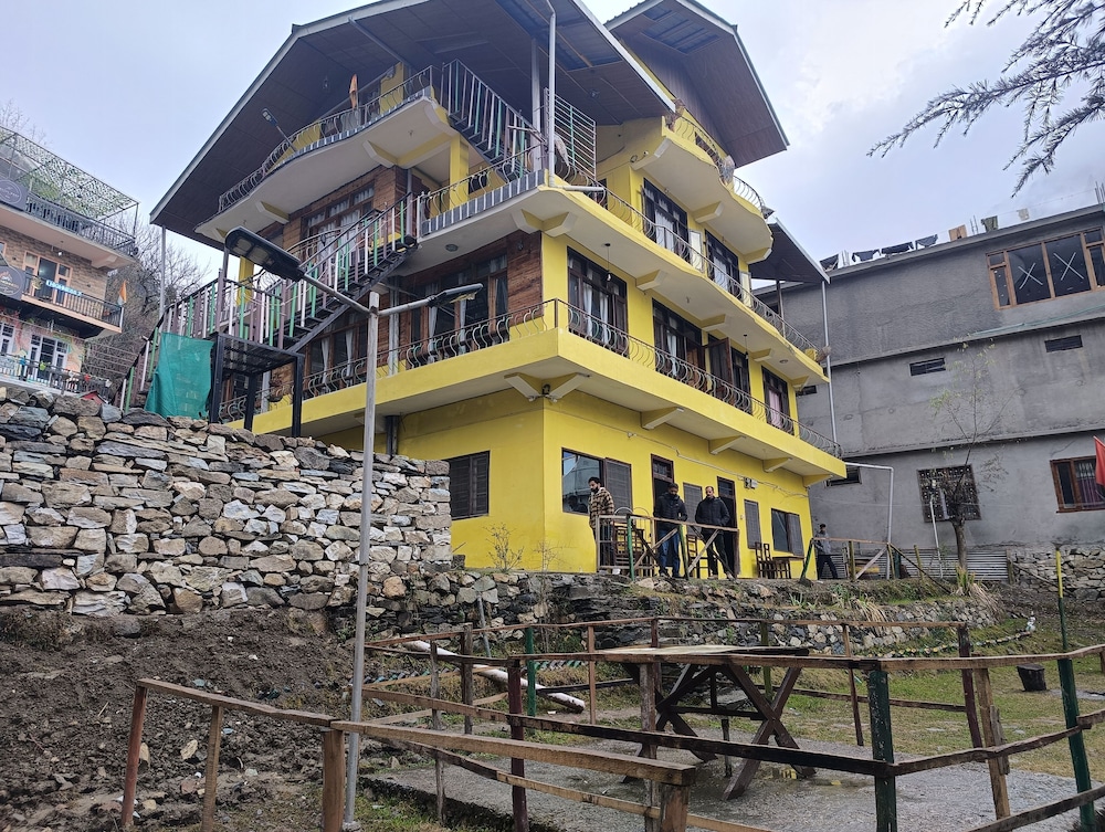 Undiscovered Mountains Hotel