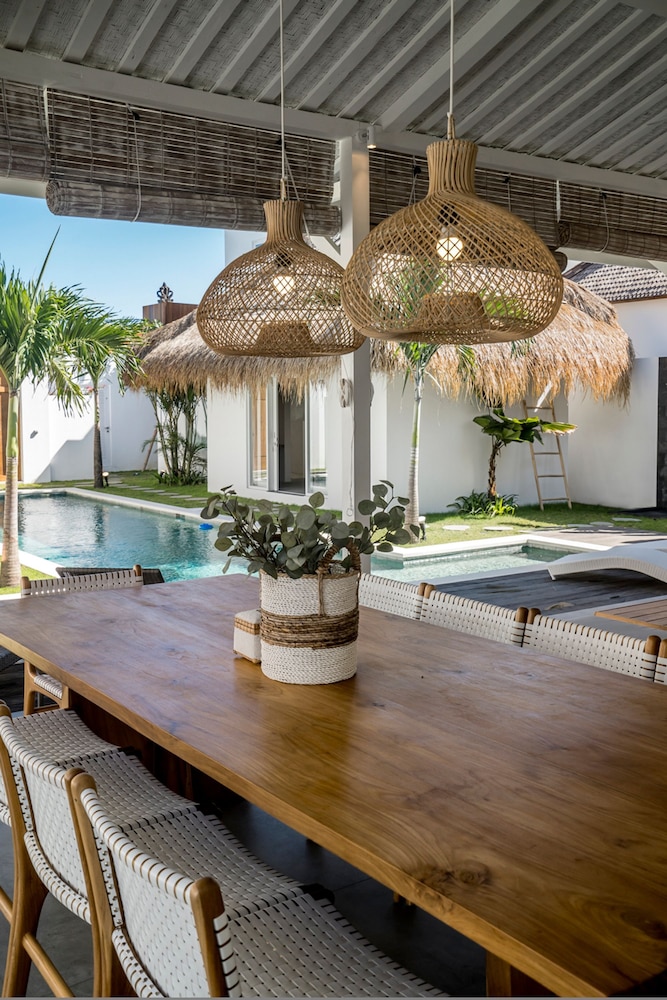 Villa Makena by Alfred in Bali - Stunning Tropical 6BD Villa Near the Beach
