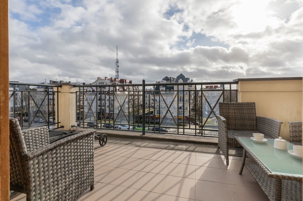 Penthouse Baltic Park 16/331 by Renters view 3