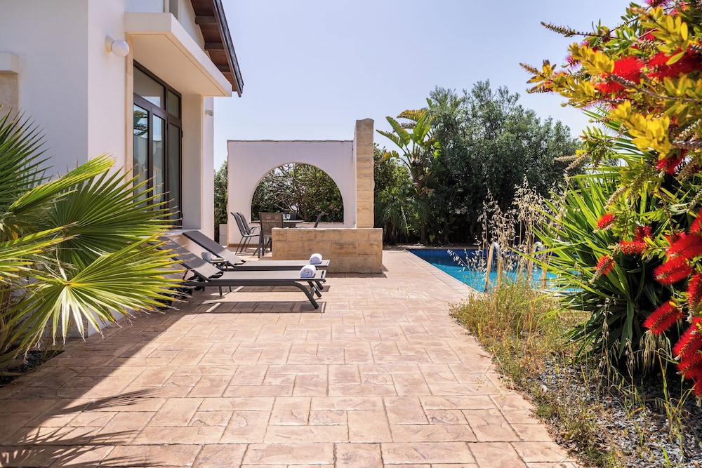 Lumina 2-BR Villa and Pool in Ayia Napa