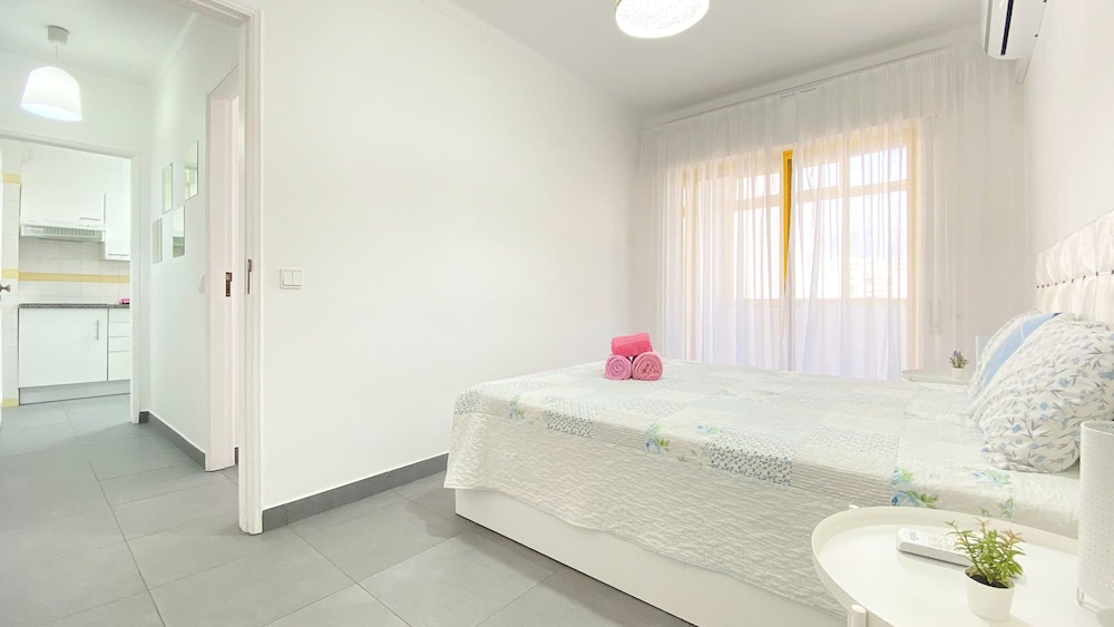 WOW Frente Praia II T2 HsR Quarteira