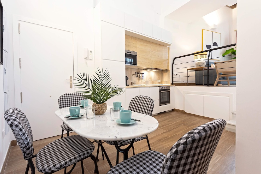 Luxury Apartment in Sevilla Center. Pajaritos V