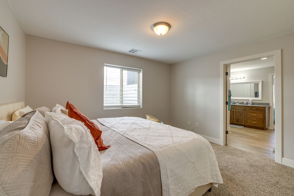 Toquerville Vacation Rental, Near State Parks! view 4
