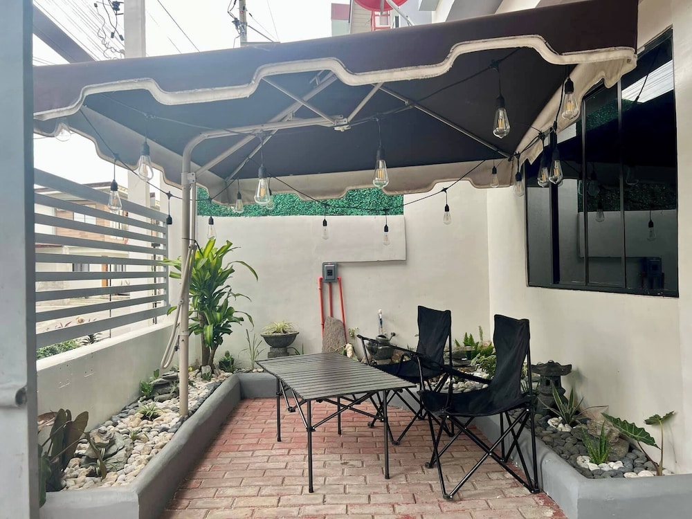 Cozy Holiday Home in San Pablo City for Groups of 8-10