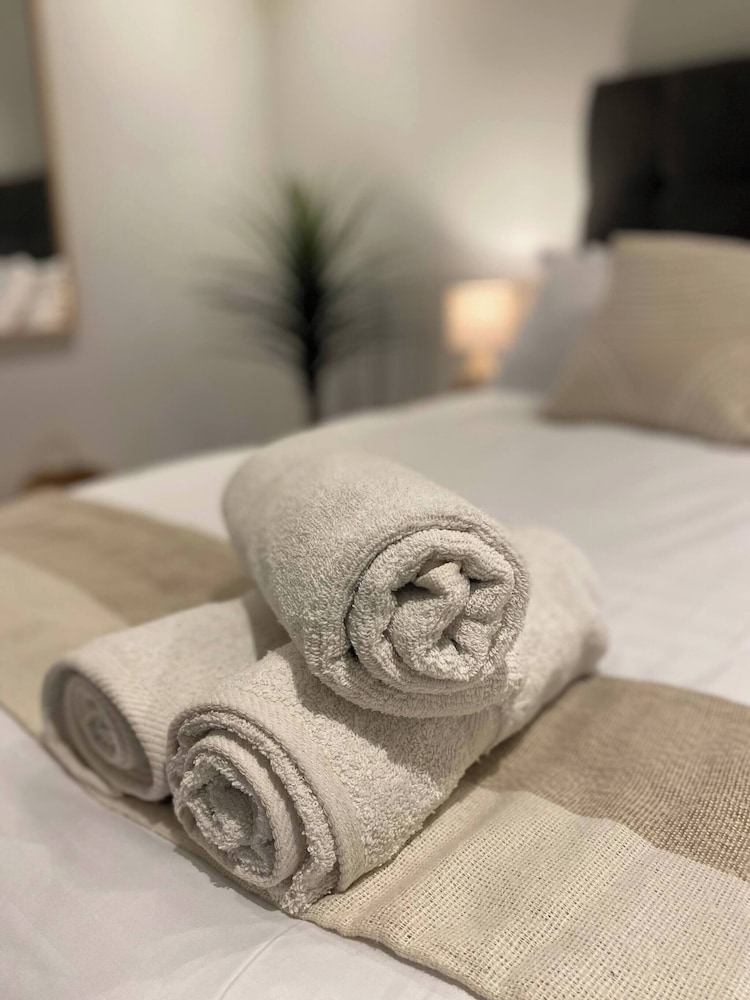 The Dyche - Central Manchester Spacious Apartment - Local Attractions