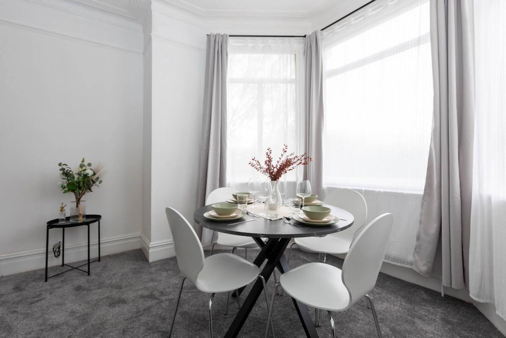 Peaceful and Light 1 Bedroom Flat in Kilburn