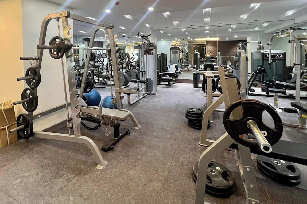 Cozy 1BR Condo in Mandaluyong City With City Skyline View