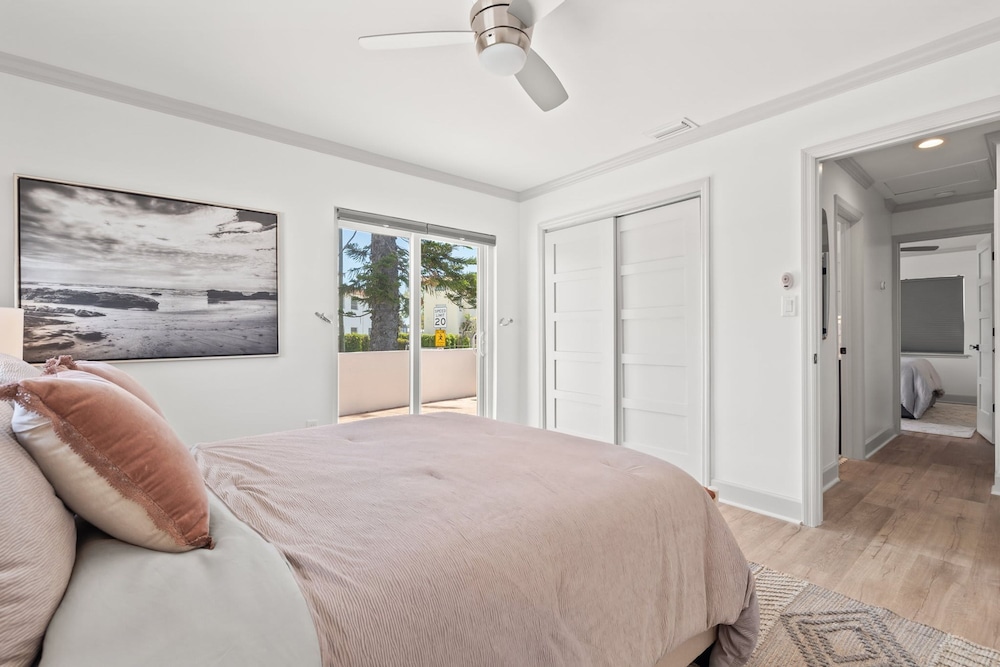 Stylish Villa Near Treasure Island Beaches