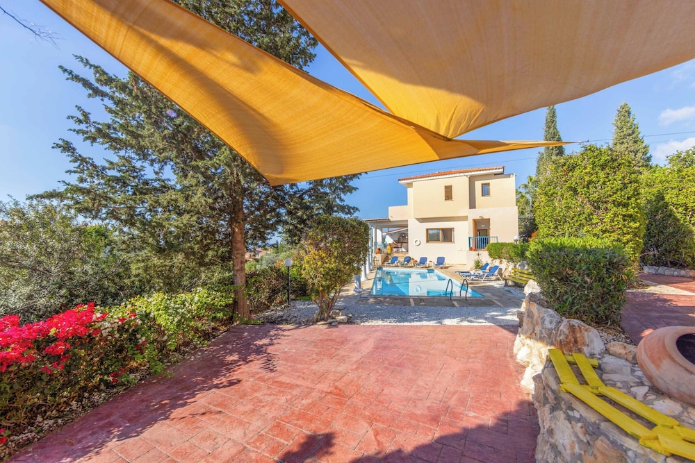 Apollon Dionysus Villa