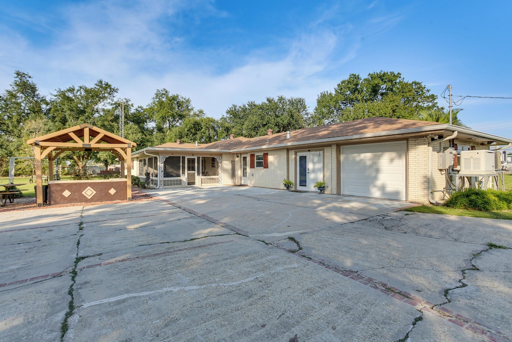 Fish & Explore: Serene Home on Bayou Petit Caillou