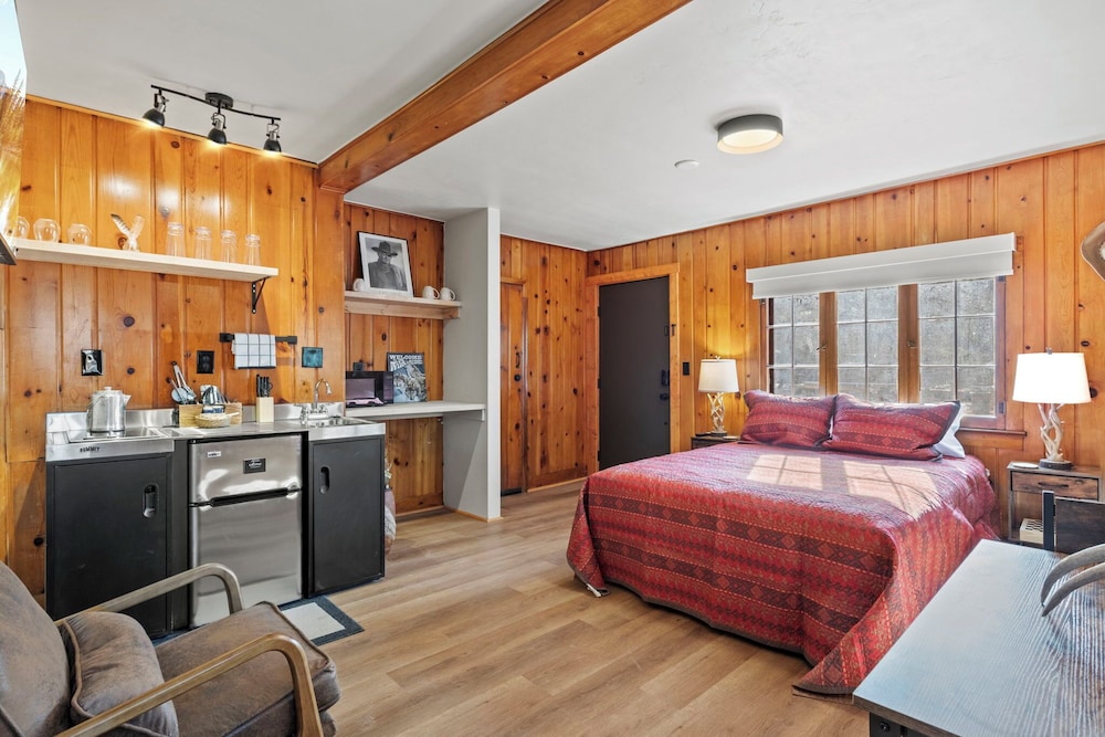 Timber Lodge Cabin 17