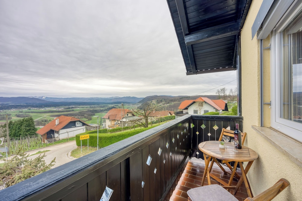 Lovely Cottage Tilka