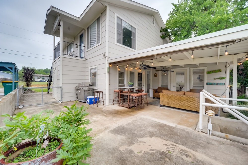 Marble Falls Vacations - Lakefront Granite Shoals Escape w/ Dock! - Property Image 15