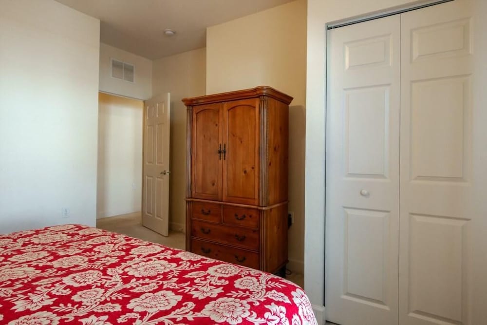 Lucaya 3 Bedroom 2 Bath Townhome With Zero Entry Resort Pool - Image 4