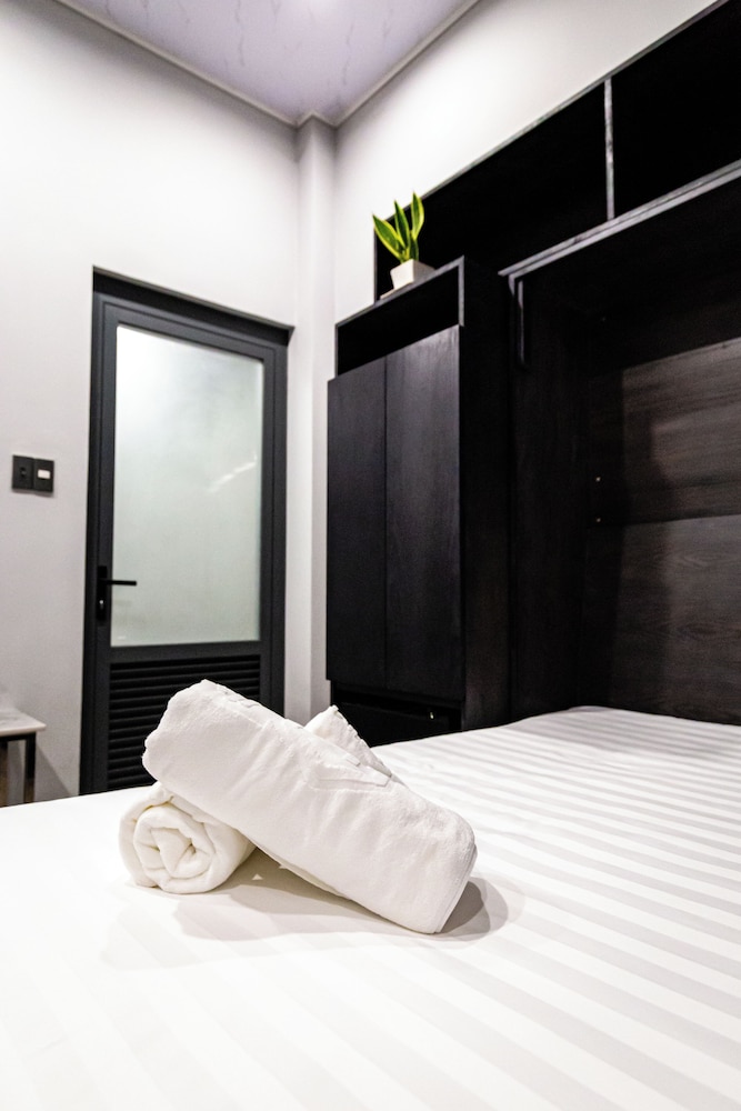 Awenasa by Livinginn